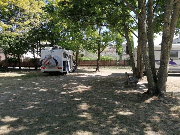 WoMo Stellplatz Rochegude — Ställplats in Rochegude