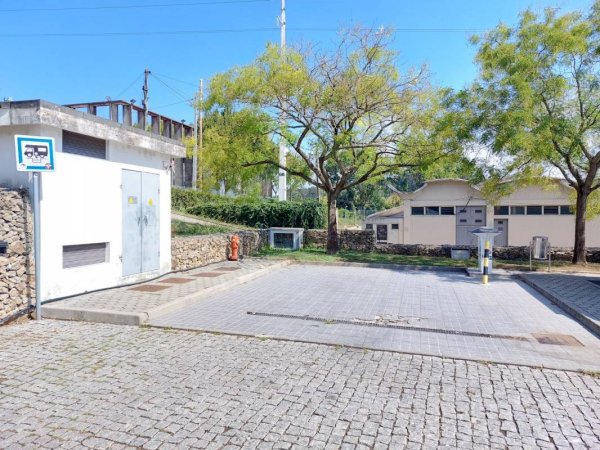 Area Sosta Camper Estarreja — Foto 3