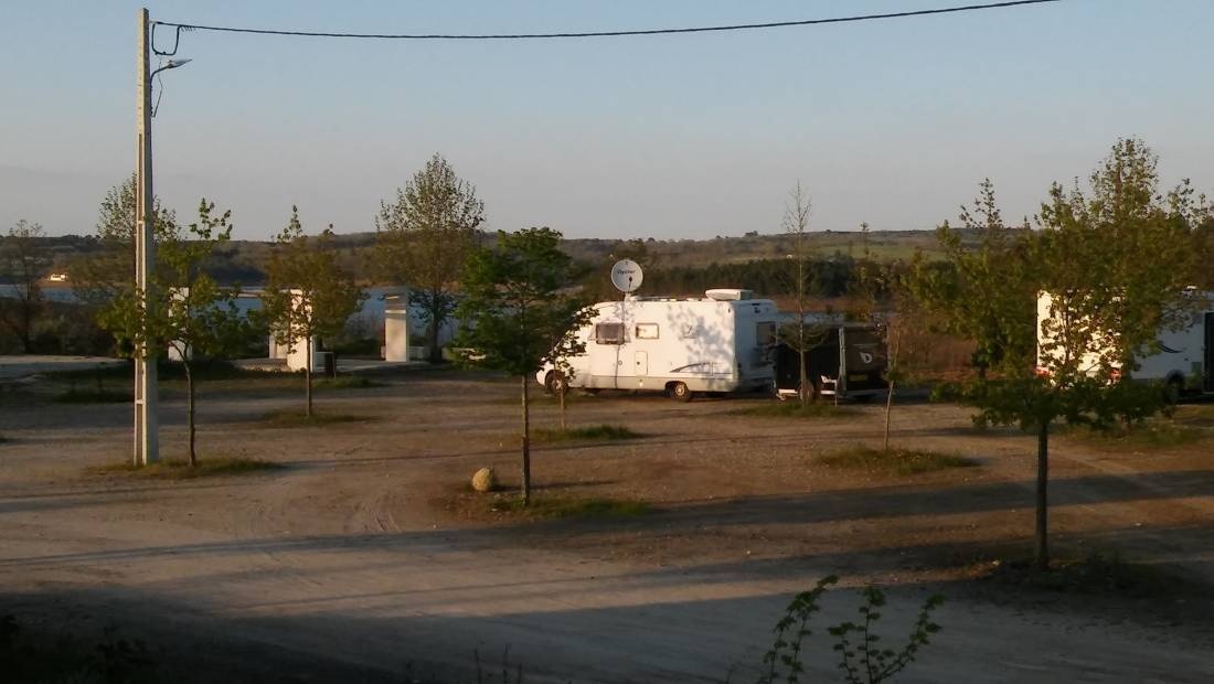 Parque Serviço Autocaravanas — Camperplads in Malcata