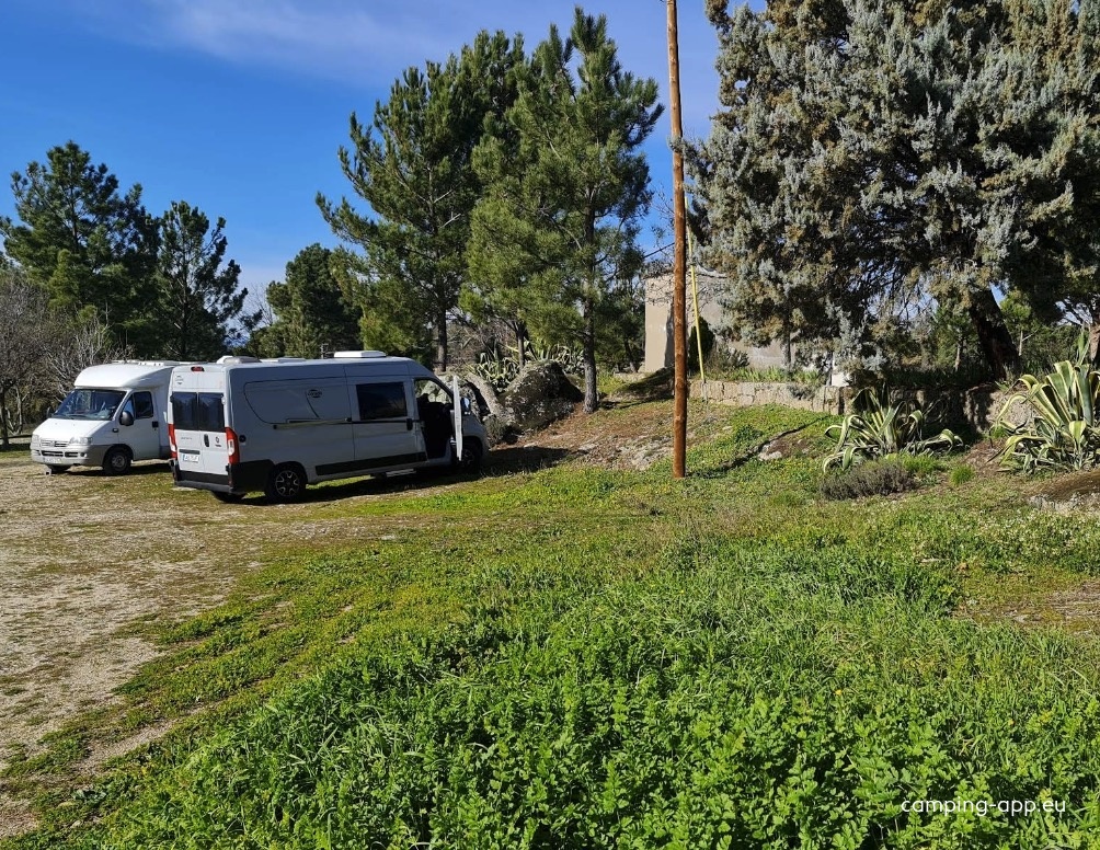 Stellplatz Sortelha — Camperplads in Sortelha