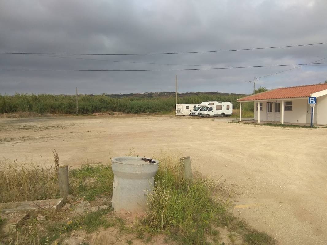 Area Camper Lourinhã — Karavan Sitesi in Lourinhã