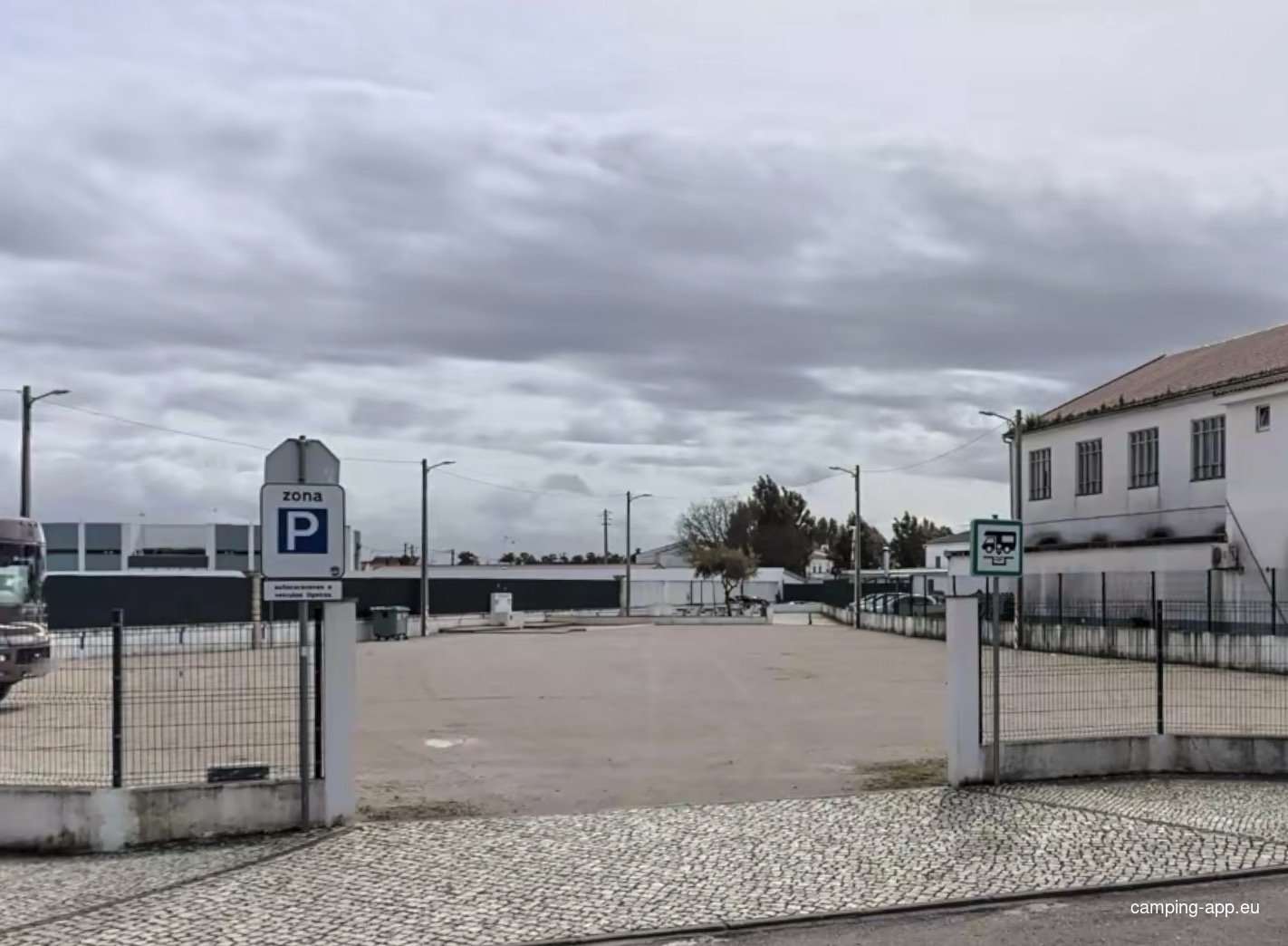 Salvaterra de Magos — Aire camping car in Salvaterra de Magos