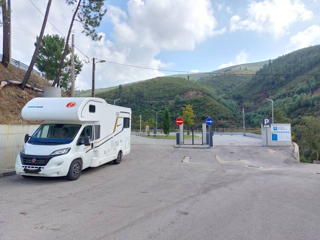 Stellplatz Pampilhosa da Serra — Camperplads in Pampilhosa da Serra