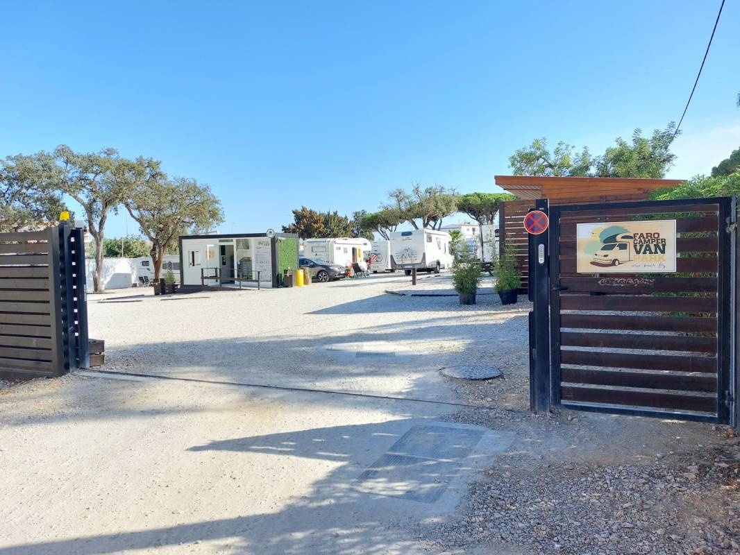 Faro Campervan Park — Sp. parking dla kamperów in Faro