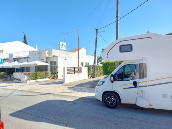 Faro Campervan Park — Photo 5