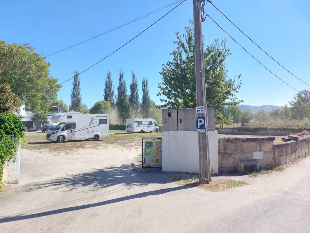 Guest House Chaves Motorhomes parking — Campervan Site in Chaves