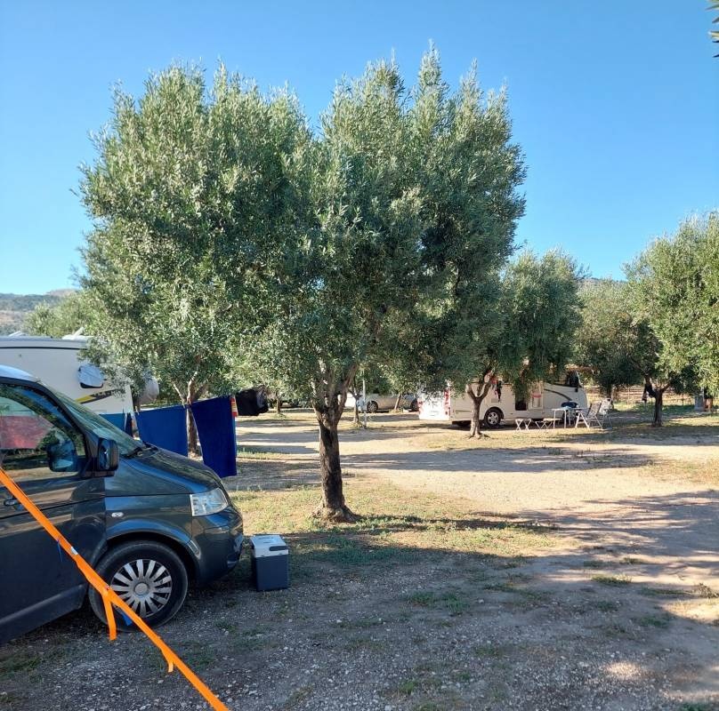 Area Sosta Mare Azzurro — Sp. parking dla kamperów in Monte Sant'Angelo