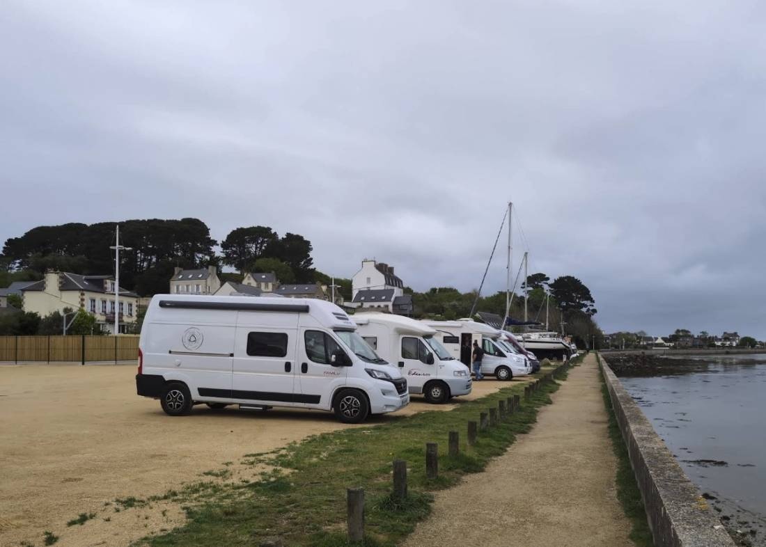 Stellplatz Saint-Pol-de-Léon — Camperplaats in Saint-Pol-de-Léon