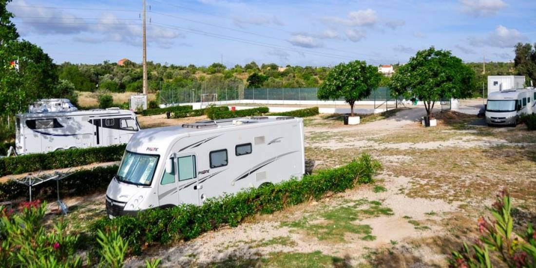 Camping Canelas — Campingplads in Armação de Pêra