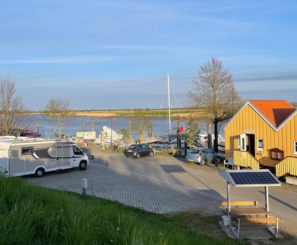 Sportboothafen Wewelsfleth — Bobilplass in Wewelsfleth