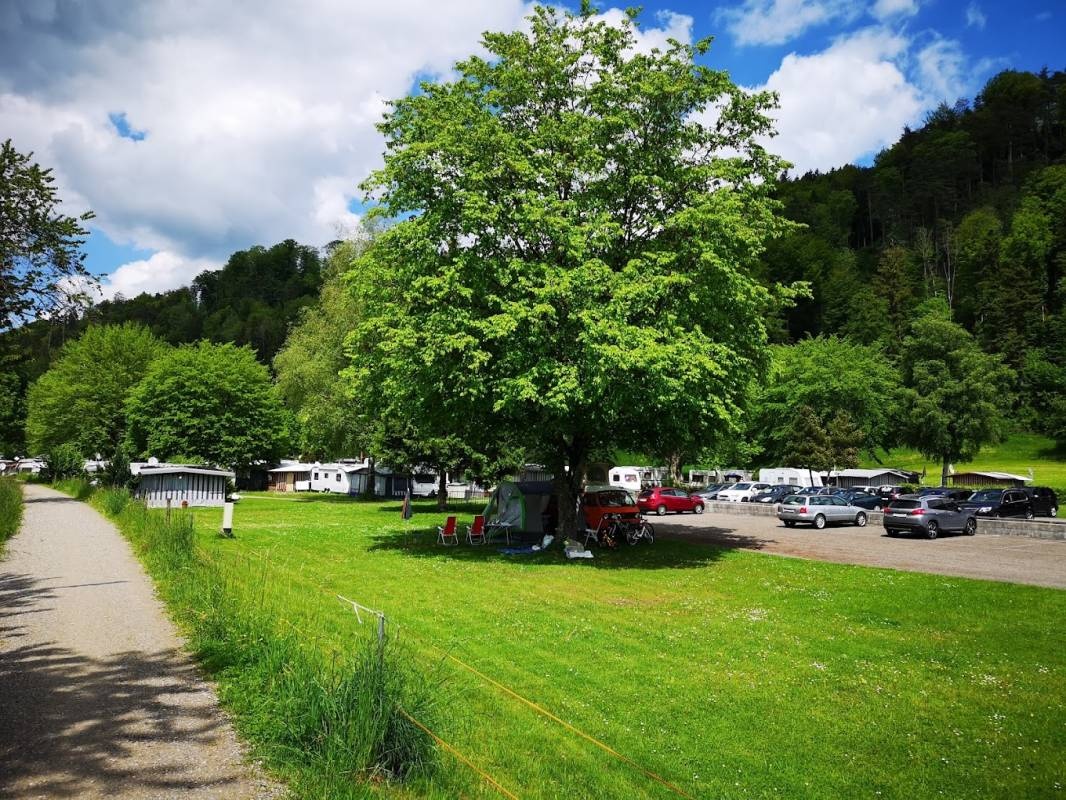 Camping Saland — Sítio de acampamento in Bauma