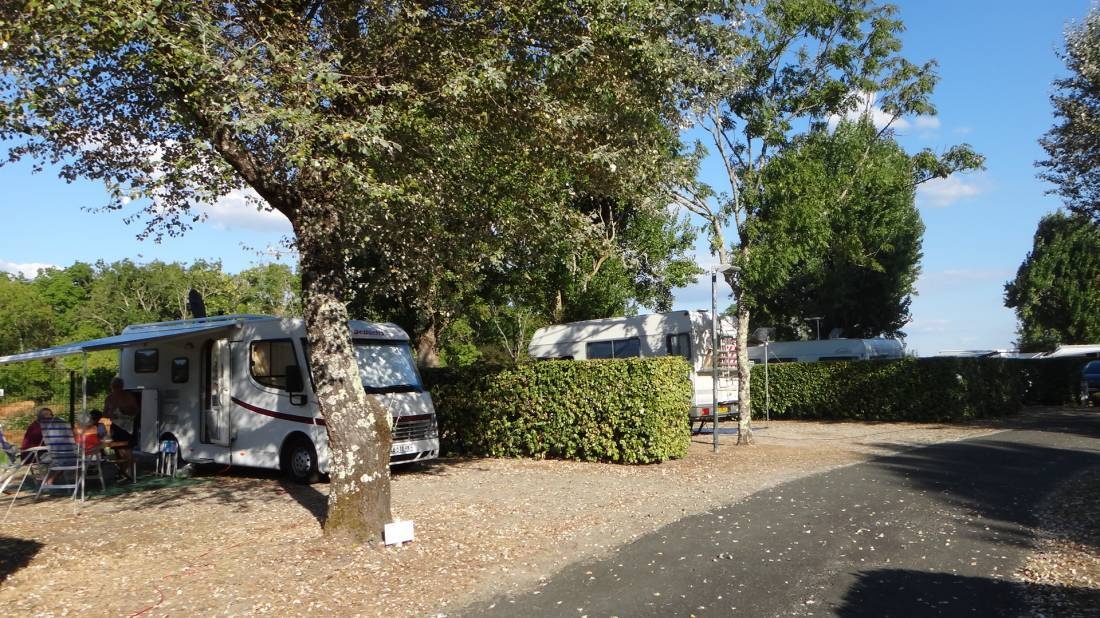 Camping Municipal Gabarreys — Kemp in Pauillac