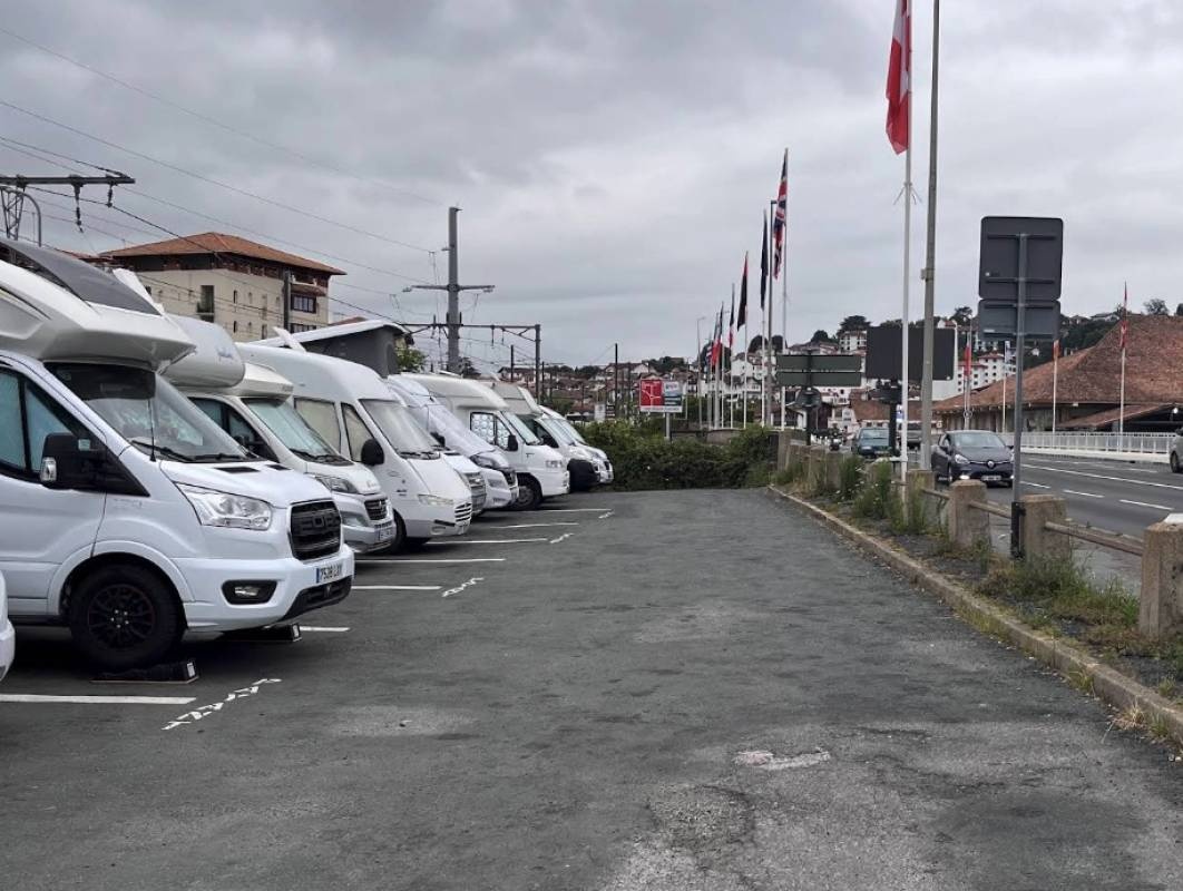 Stellplatz Saint-Jean-de-Luz — Sítio para autocaravanas in Saint-Jean-de-Luz