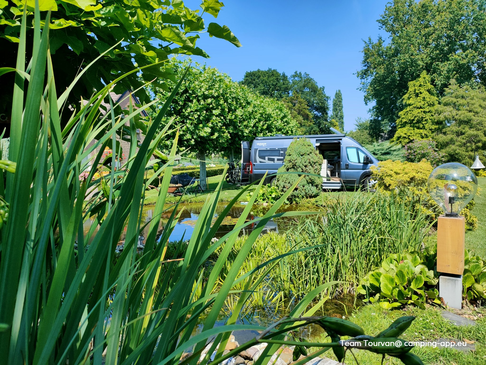 Camperplaats Oude Hoeven — Area Autocaravanas in Helenaveen