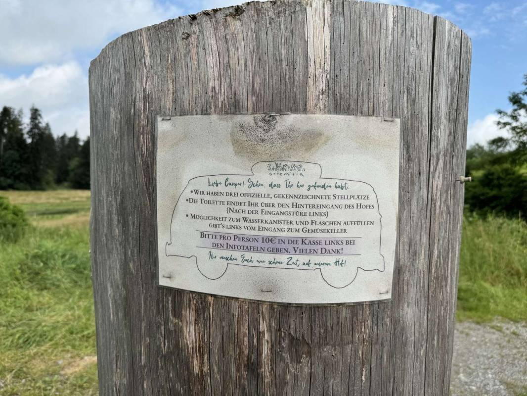 Artemisia Allgäuer Kräutergarten — 露营车营地 in Stiefenhofen