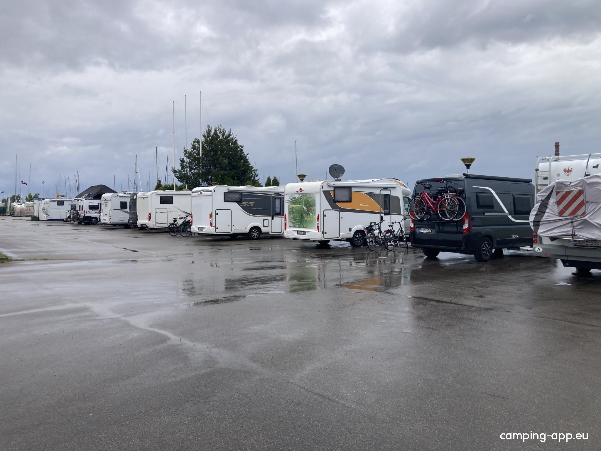 Camping Yachts — Campingplatz in Rīga
