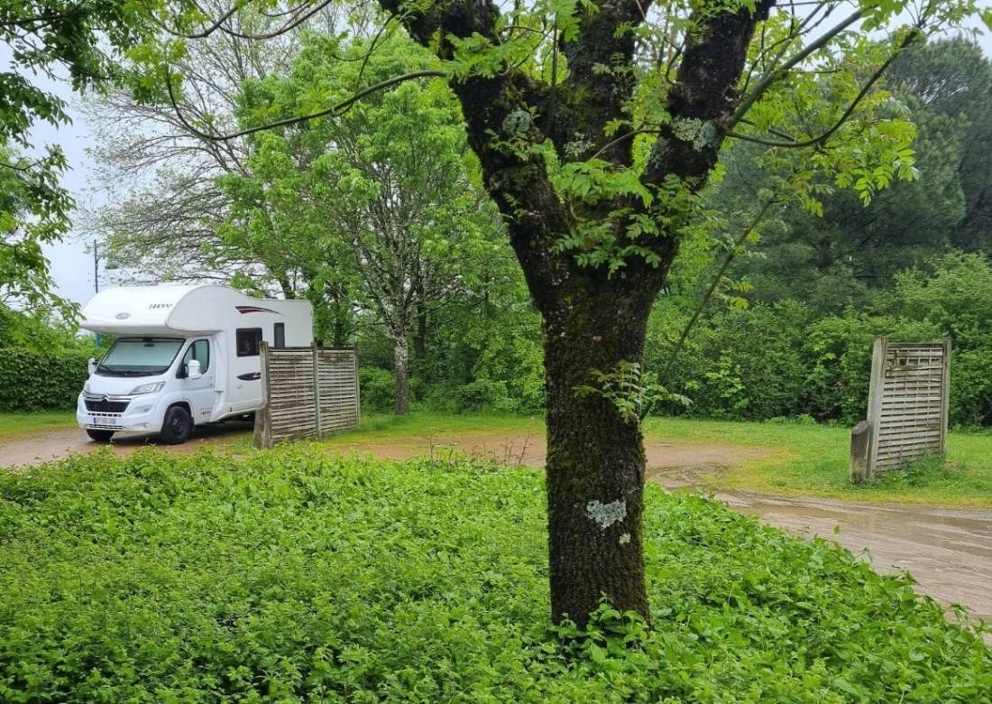 Stellplatz Méry-sur-Cher — Area Autocaravanas in Méry-sur-Cher