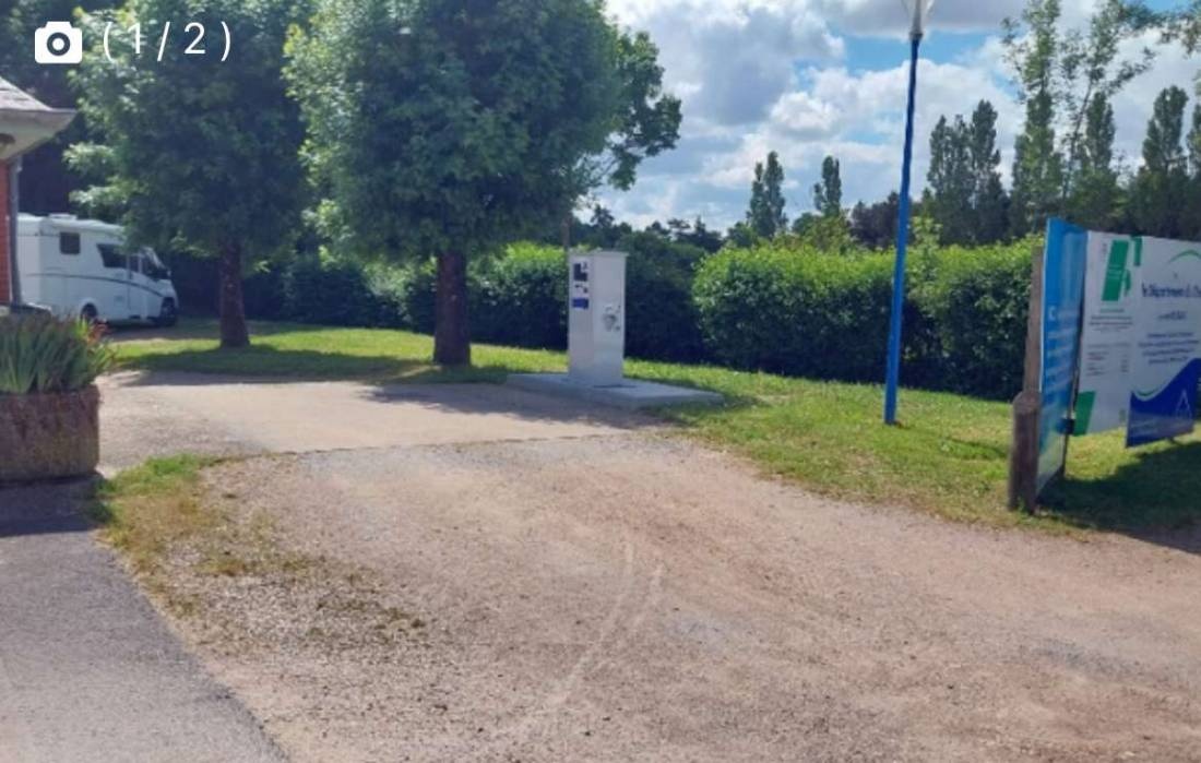 Stellplatz Méry-sur-Cher — Sp. parking dla kamperów in Méry-sur-Cher