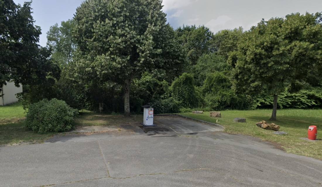 WoMo Stellplatz Le Châtelet — Місце для кемперів in Le Châtelet 