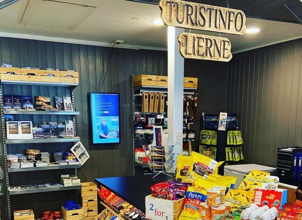 Wohnmobilparkplatz an der LiVERTEN Tankstelle — Fotoğraf 4