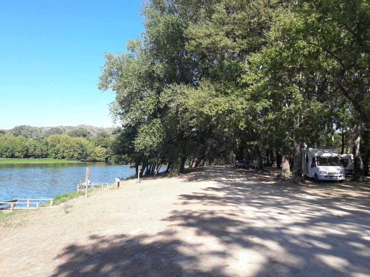 Aire Camping-Car Park — Ställplats in Comps