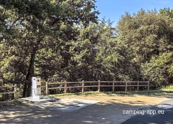 Stellplatz Gimel-les-Cascades — Photo 2