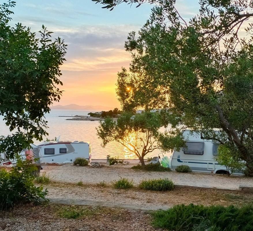 Camp Oaza Lučica — Kamp yeri in Drage