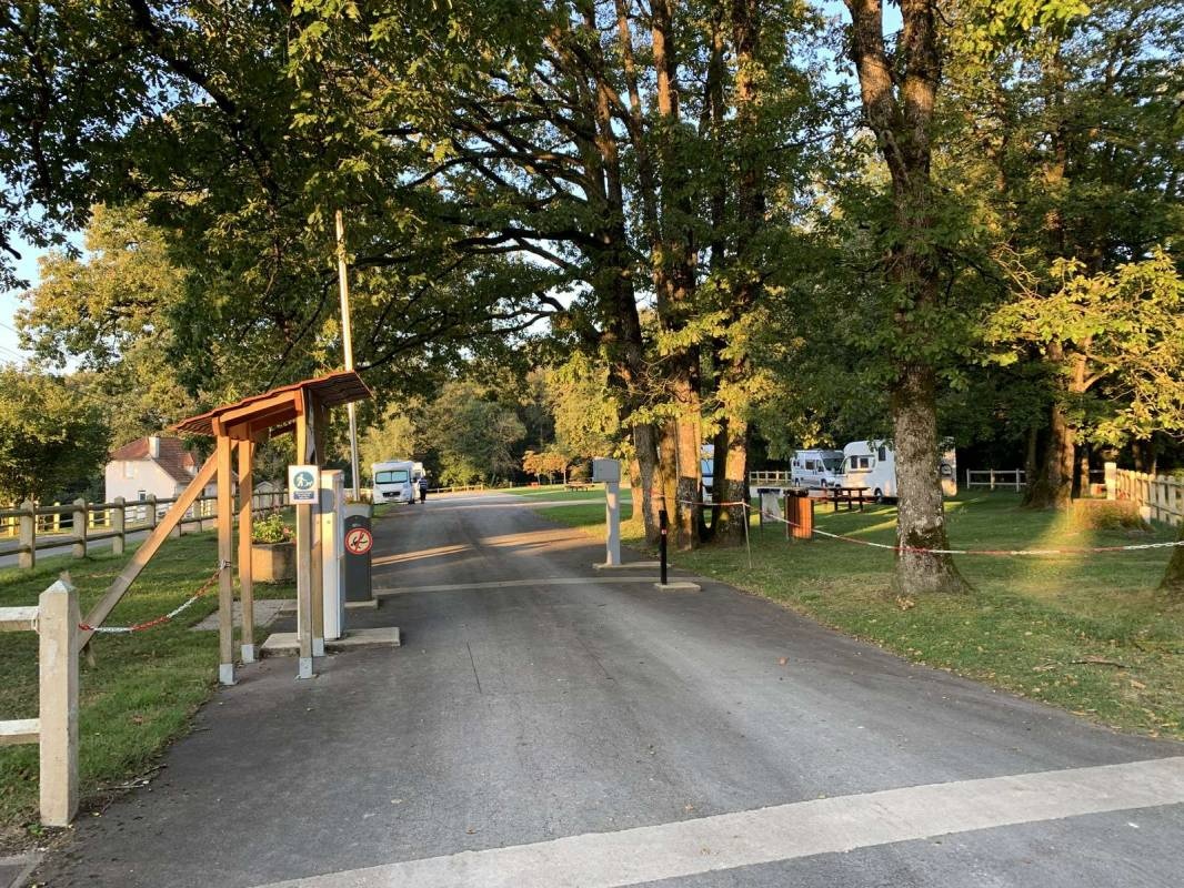 Stellplatz Clermont-en-Argonne — Campervan Site in Clermont-en-Argonne