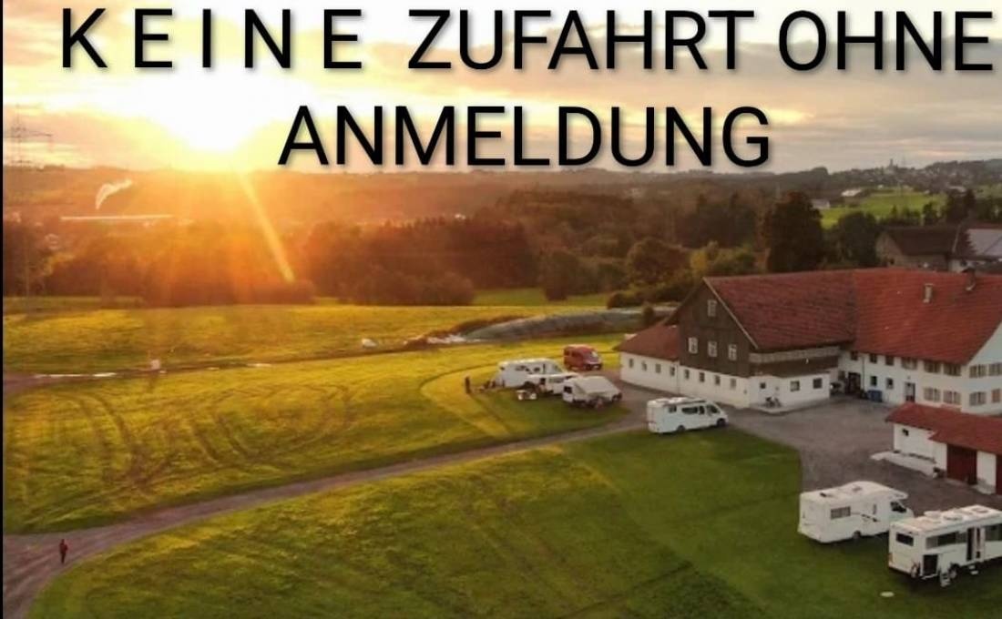 Wohnmobilstellplatz Dietmannsried Weizes Weitblick — Sp. parking dla kamperów in Dietmannsried