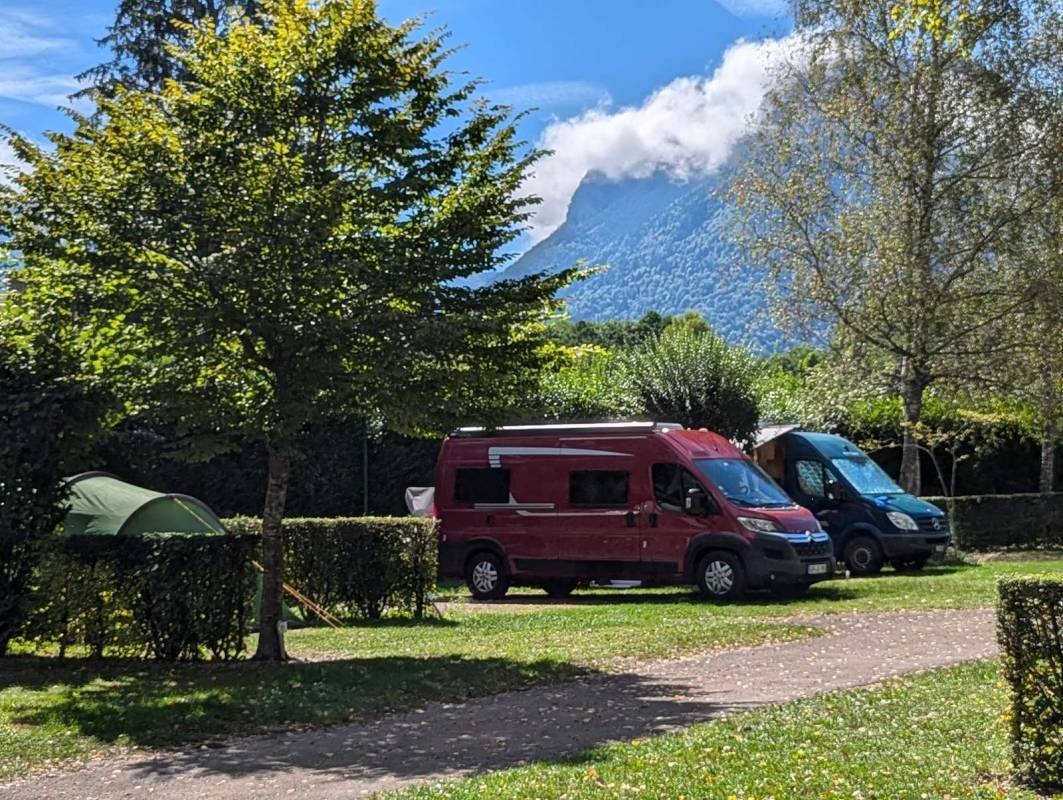 Camping Le Lac Bleu ***** — Kemp in Doussard