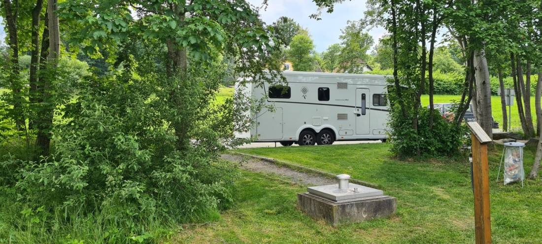 Stellplatz am Landschaftsee Krumbach — Area di sosta in Krumbach