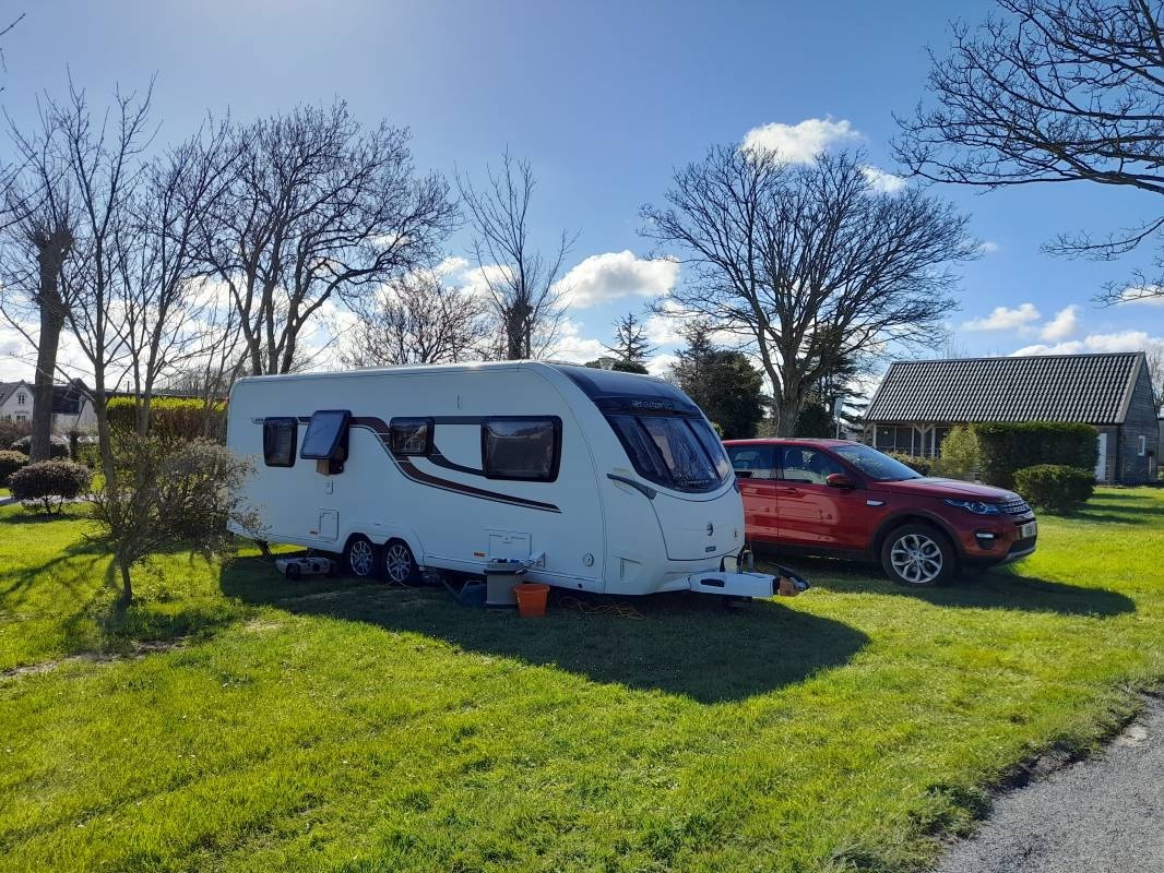 Camping de la Prairie — Campingplads in Port-en-Bessin-Huppain