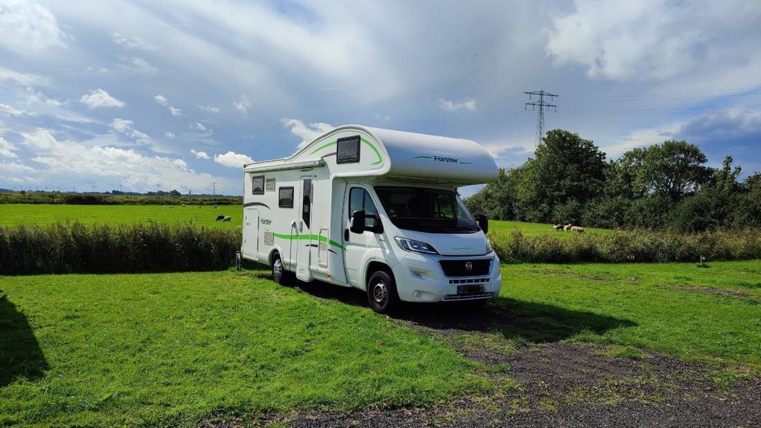 Camperplaats Kiesterzijl — Aire camping car in Herbaijum