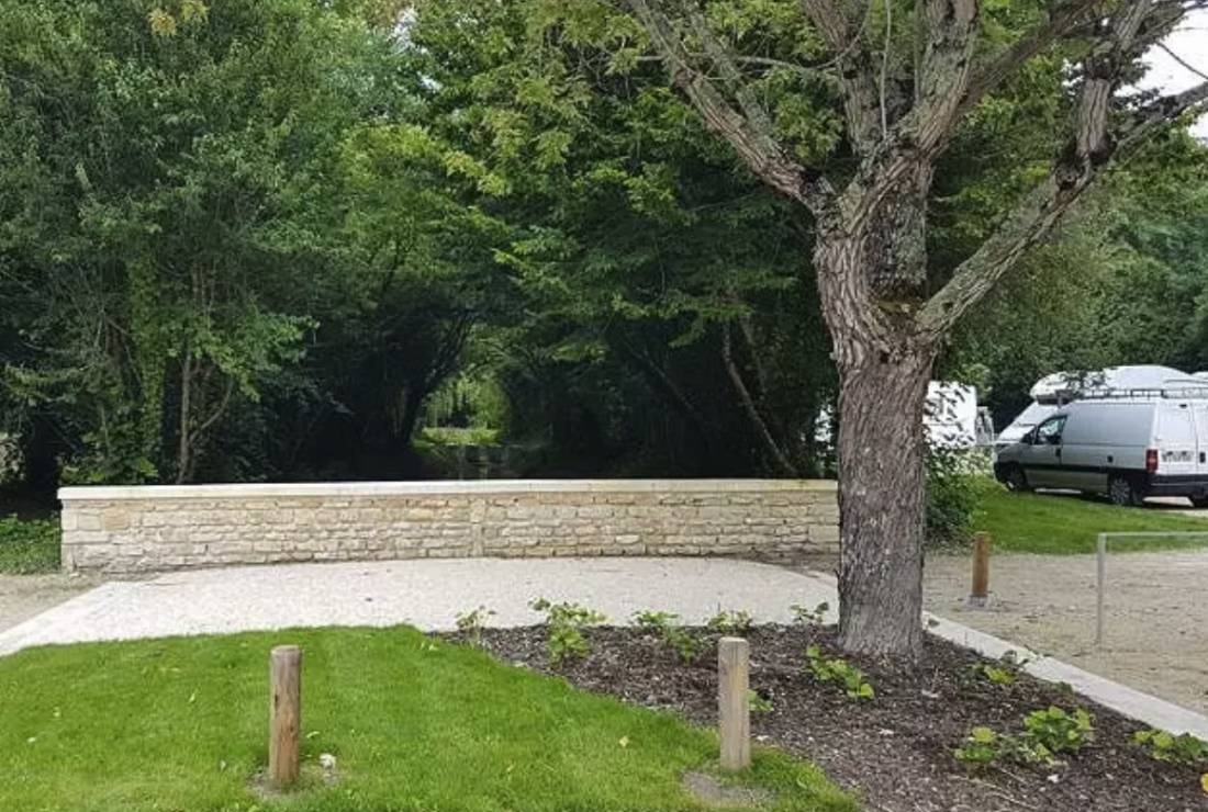 Stellplatz Aigre — Ställplats in Aigre