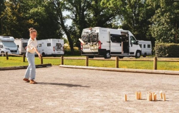 Aire de camping car Saint-Genis-de-Saintonge — Photo 3