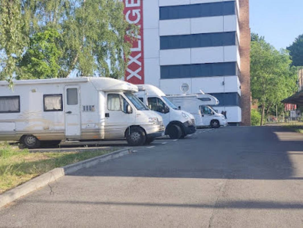 Neohostel 12557 Berlin — Sp. parking dla kamperów in Berlin