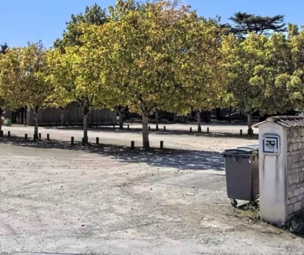 Stellplatz Lezay — Photo 4