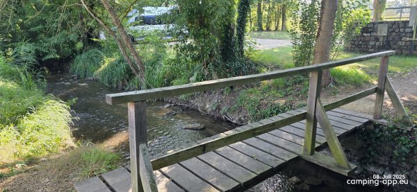 WoMo Stellplatz Château-Larcher