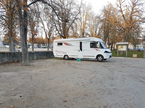 Stellplatz Moulismes — Campervan Site in Moulismes