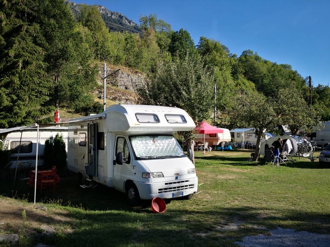 Camping La Médettaz — Camping in Salvan