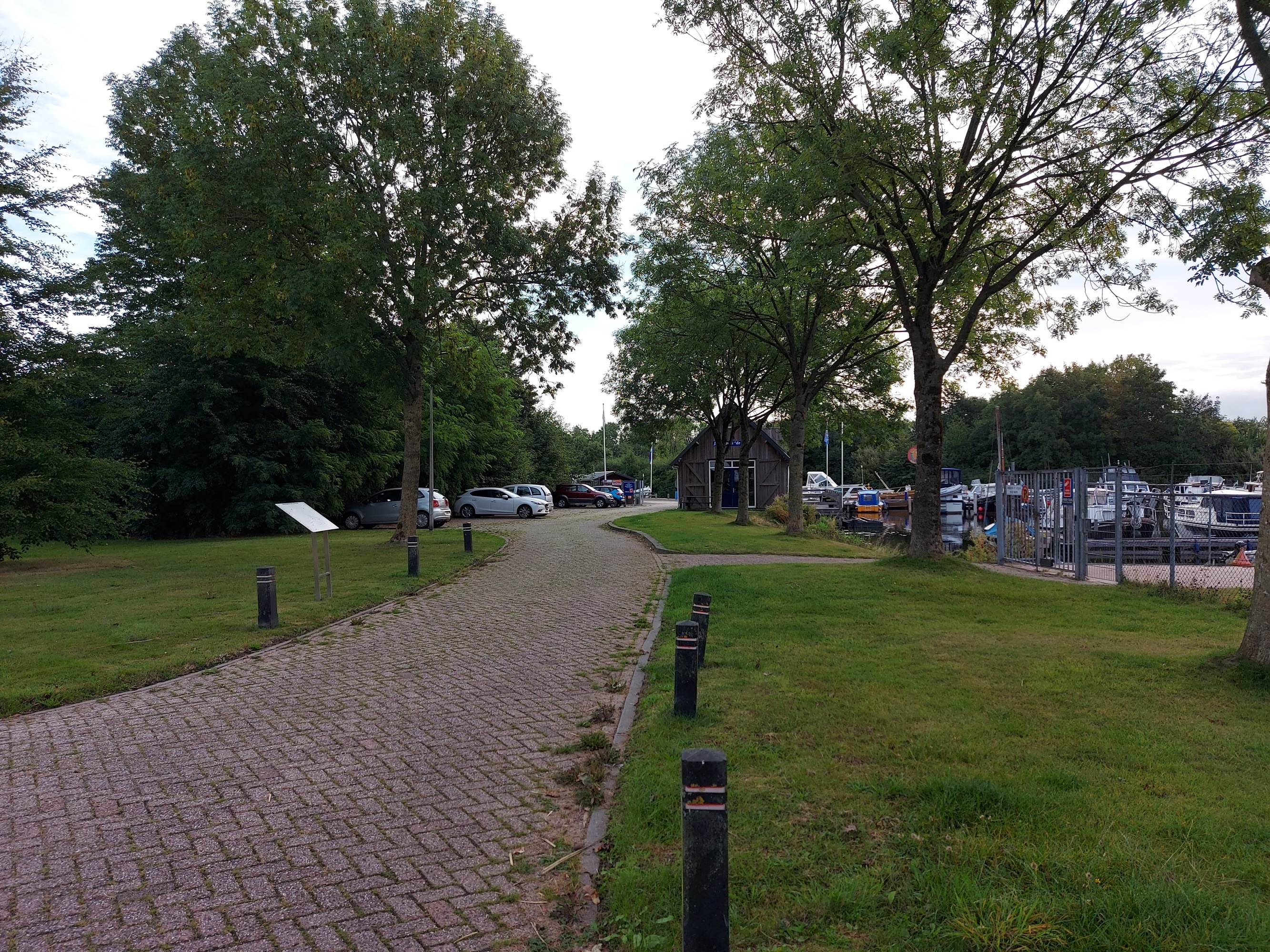 Jachtaven De Rjid — Sítio para autocaravanas in Kollum