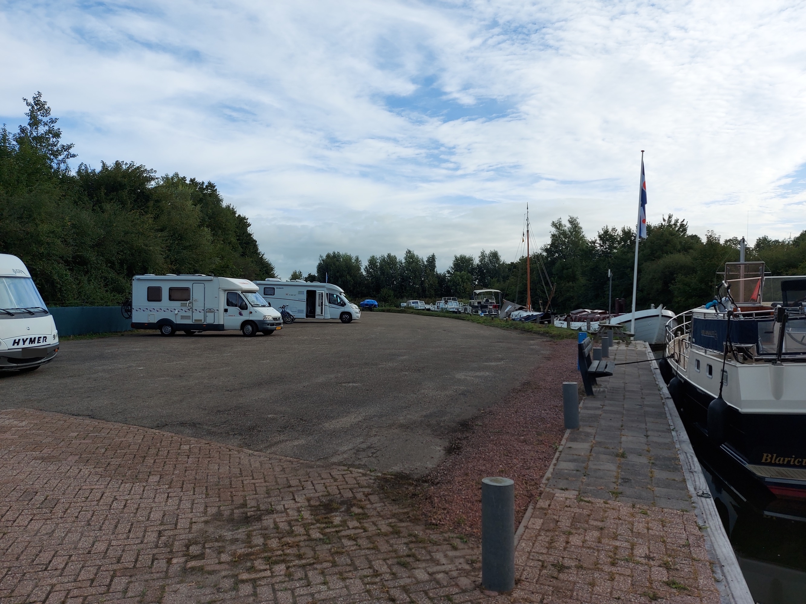 Jachtaven De Rjid — Sp. parking dla kamperów in Kollum