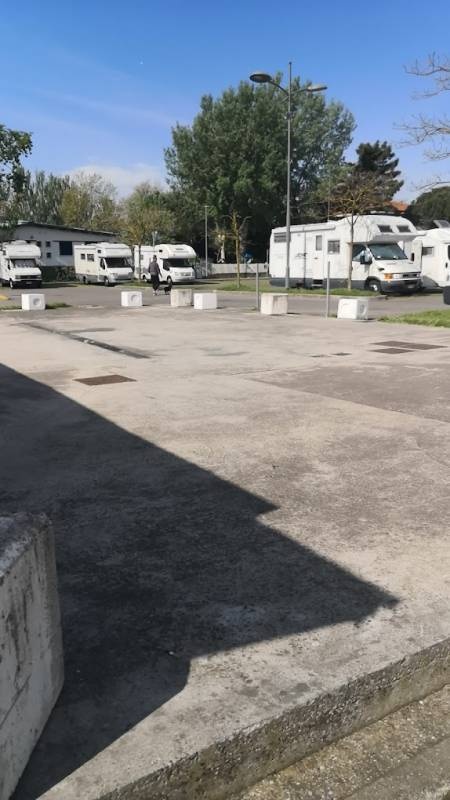 AREA DI SOSTA CAMPER CAVALLARI — Kamp yeri in Comacchio