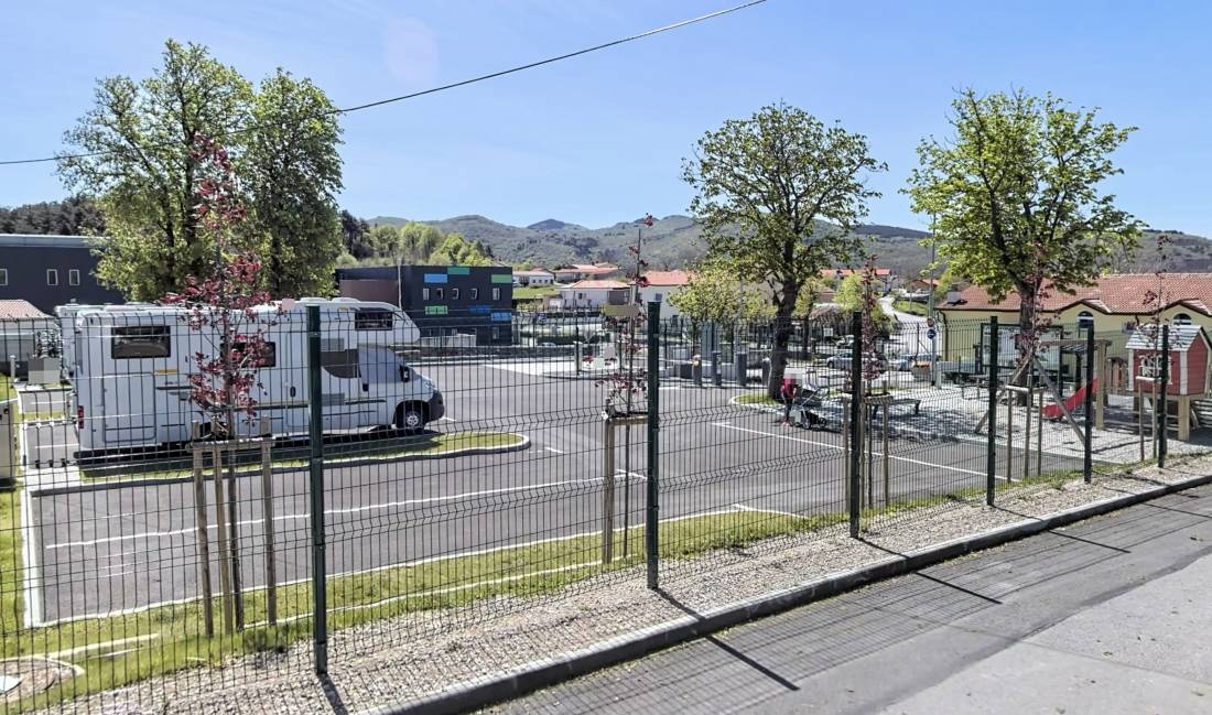 Camper stop Hrpelje - PZA — Stellplatz in Hrpelje