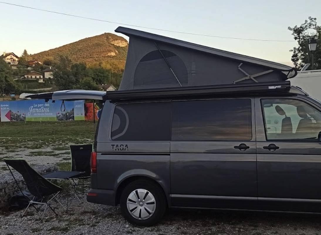 Stellplatz La-Balme-de-Sellingy — Campervan Site in La Balme-de-Sillingy