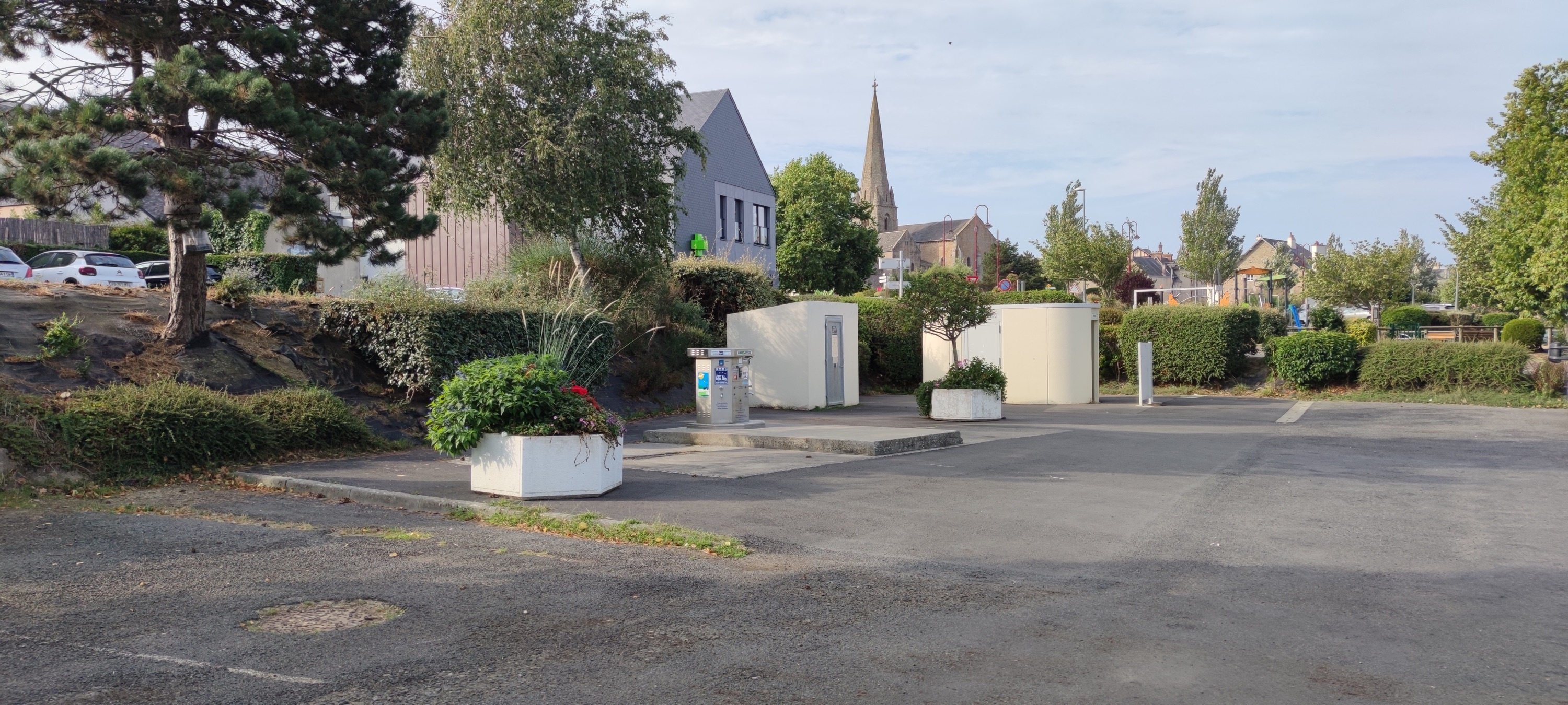 Stellplatz Saint-Pair-sur-Mer — Місце для кемперів in Saint-Pair-sur-Mer