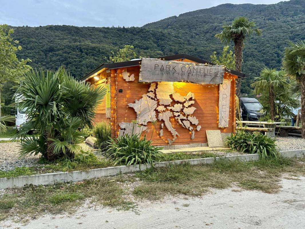 Parcheggio delle Camelie — Місце для кемперів in Cannobio
