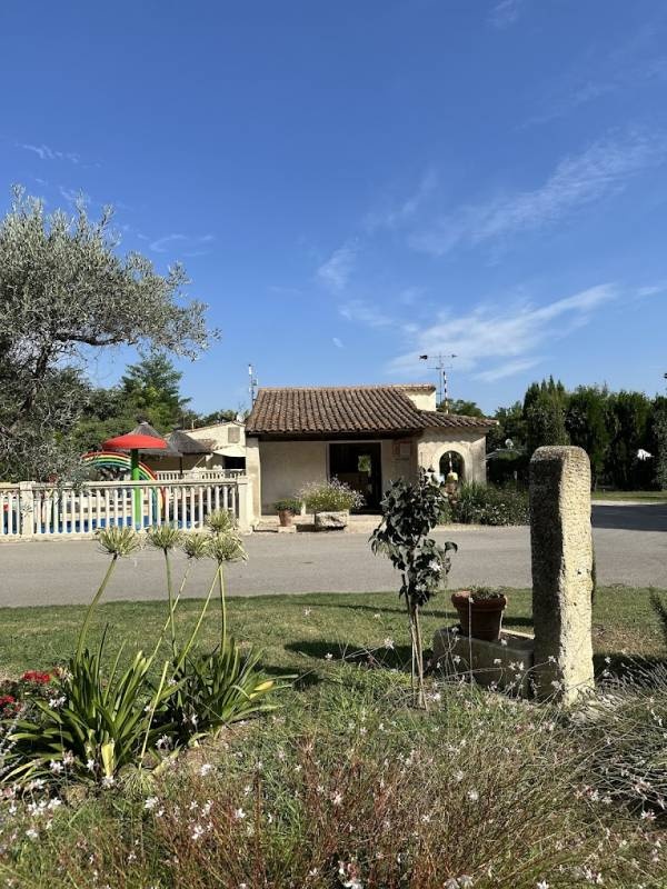 Camping Pégomas — Cámping in Saint-Rémy-de-Provence