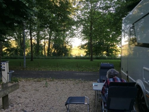 Stellplatz La Chapelle-Saint-Mesmin — Camperplads in La Chapelle-Saint-Mesmin