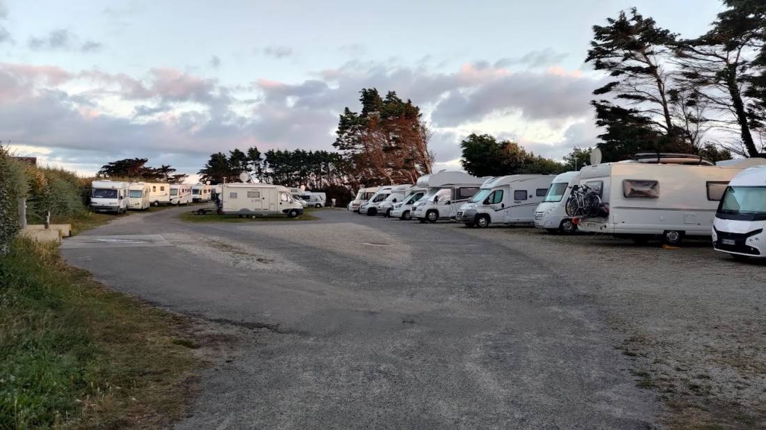 Plage de Kerver — Camperplads in Saint-Gildas-de-Rhuys